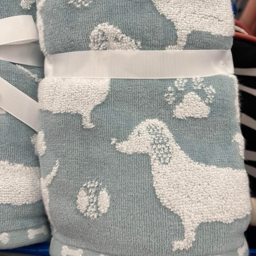 Dachshund Dog Blue/White Bath Towels NWT - Doxie, Wiener Dog, Dogs, Doxy, Dach, - Picture 2 of 2